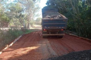 Estradas e acessos rurais no Porto Velho e Gramadinho recebem manutenção em Itapetininga