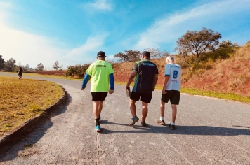 Foto relacionada - Mais de 50 atletas participaram do Festival de Atletismo 55+ realizado na Pista da FKB pela Prefeitura de Itapetininga
