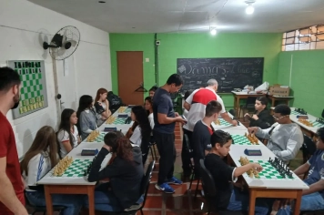 Foto relacionada - Atletas do Xadrez de Itapetininga se destacam nos Jogos Escolares no Ginásio Municipal “Ayrton Senna da Silva”