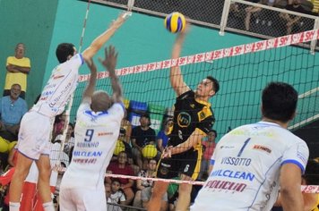 De virada, Itapetininga vence o Taubaté no ginásio “Ayrton Senna da Silva”, pela Super Liga de Vôlei