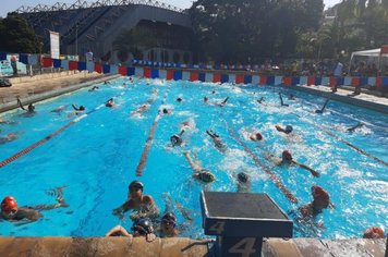 Natação de Itapetininga sobe ao pódio no Festival Regional em São Roque