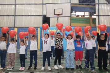 EMEF Prof.ª Jandyra Vieira Marcondes celebra o Sarau da Família