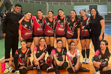 Voleibol Feminino da categoria Pré-mirim de Itapetininga vence em casa contra o time de Cabreúva por 2 sets a 1