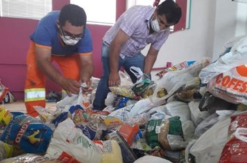 Campanha Drive-thru Solidário arrecada 4,5 toneladas de alimentos 