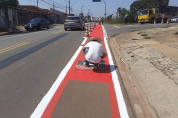 Prefeitura de Itapetininga instala tachões e renova pintura de ciclovia, além de executar sinalização no Jardim Aeroporto e Centro 
