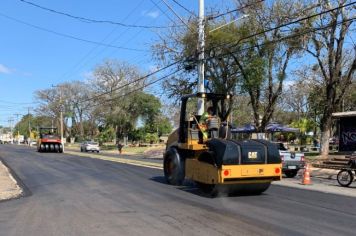 Obras de pavimentação continuam na Avenida Waldomiro de Carvalho