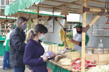 Feira do Produtor Rural continua no Paço Municipal e Parque São Bento