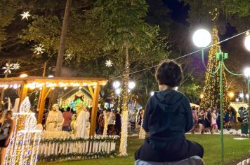 Natal Encantado é inaugurado em Itapetininga com luzes em 15 praças e rotatórias
