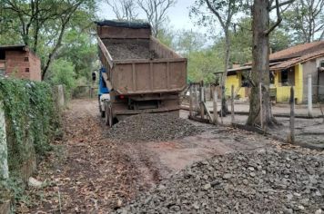 Prefeitura de Itapetininga faz manutenção e cascalhamento nas estradas de terra no Alciati, Turvo do Rodrigues, Viracopos e Curuçá