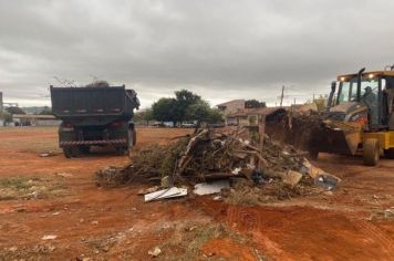 Prefeitura de Itapetininga remove podas de galhos da Chapadinha, Vila Barth e Jardim Vieira de Moraes
