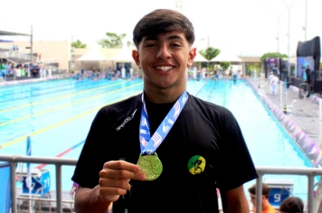 Atleta Gustavo Miranda representa Itapetininga no Campeonato Paulista Juvenil de Verão de Natação em Santos