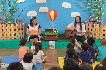 1ª Tarde de Histórias reúne dezenas de crianças em Itapetininga