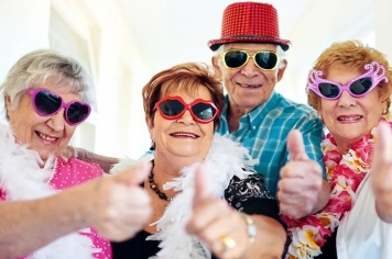 Prefeitura promove Festa à Fantasia para idosos em Itapetininga