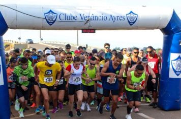 1ª Corrida de Rua e Caminhada “Vini Proença”, em apoio ao paratleta de Itapetininga reúne centenas de participantes