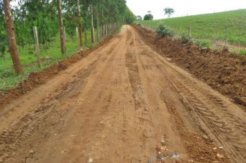 Prefeitura de Itapetininga faz manutenção nas estradas rurais nos bairros do Bairro Capivari,  Espigão e Morro do Alto