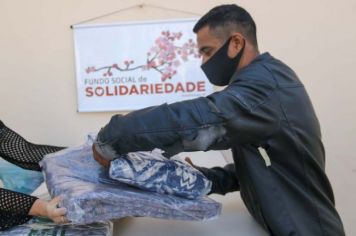 Fundo Social entrega mais de 200 cobertores para famílias atendidas pelo Cras da Rio Branco 