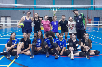 Turma de Iniciação do Voleibol Feminino conta com mais de 70 meninas e adolescentes no Ginásio Municipal “Ayrton Senna da Silva”