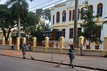 Prefeitura de Itapetininga realiza manutenção nos cemitérios da cidade, além de bairros e avenidas