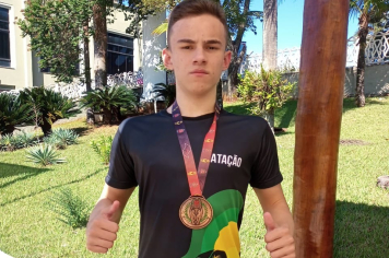 Estevão Gomes Vaz é um dos destaques da modalidade de Natação para os Jogos Regionais 2025