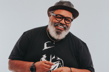 Jorge Aragão se apresenta no SESI Itapetininga no dia 23 de maio