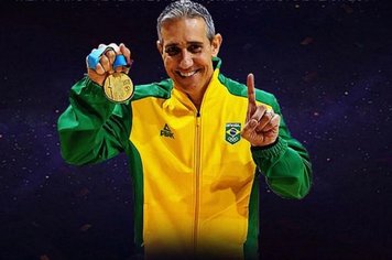 Itapetiningano José Neto é eleito melhor técnico da história do NBB-Novo Basquete Brasil