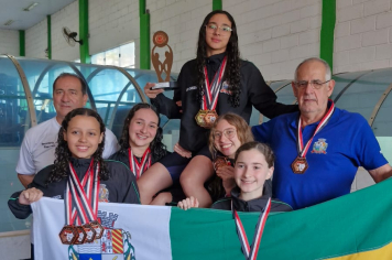 Atleta Gabrielly Cardena da Natação de Itapetininga é Ouro e Prata nos Jogos Regionais 2025