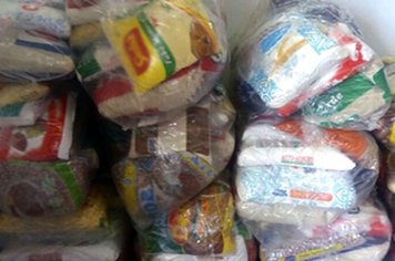 FSS recebe doação de 700 quilos de alimentos