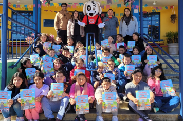 Estudantes da EMEIF Prof. Francisco Fabiano Alves participam do Programa “Bombeiro na Escola”