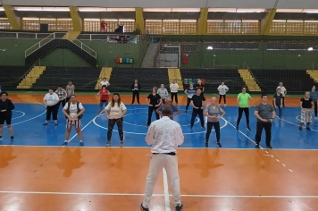 Aula de Práticas de Atividades Corporais tem alta demanda e lota o Ginásio Municipal “Ayrton Senna da Silva” em Itapetininga