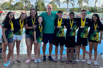 Atletas da Natação de Itapetininga competem nos Jogos Escolares do Estado de São Paulo na cidade de Santo André