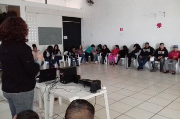 Projeto “Falar é Bom” da prefeitura de Itapetininga realiza roda de conversa com adolescentes do Projeto Movimento Jovem