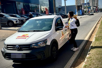 Secretaria de Trânsito realiza panfletagem informativa do “Maio Amarelo” na av. José de Almeida Carvalho
