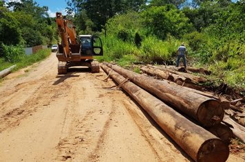 Secretaria de Obras inicia a reconstrução de mais uma ponte entre distrito do Rechã e “Banhadinho”