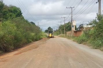 Secretaria de Serviços Públicos executa manutenção na Estrada Municipal José Correa de Moraes