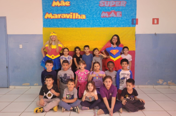 EMEF “Apparecida Myrthes de Mello Moraes” promove Sarau do Dia da Mães