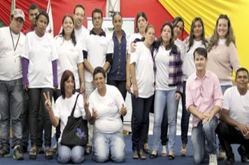 Aluno do ProJovem incentiva pessoas sem escolaridade a voltarem aos estudos