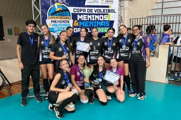 Equipe do Vôlei Feminino Infantil de Itapetininga é vice-campeã do Torneio Meninas da Vila Gabriel em Sorocaba