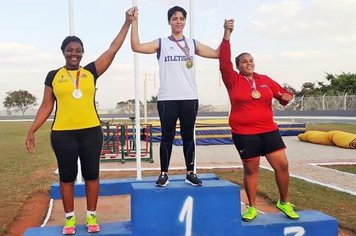 Basquete segue firme, Malha estreia com vitória, Atletismo e Tênis no pódio e Futebol goleia e vence de virada