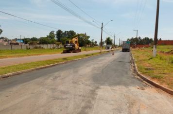 Obras de pavimentação são realizadas na avenida Wenceslau Braz pela prefeitura de Itapetininga