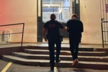 GCM de Itapetininga captura homem com mandado de prisão no Jardim Fogaça