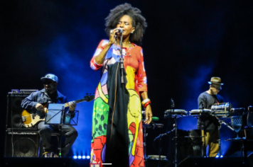 Izzy Gordon apresenta “O dia depois do fim do mundo” no Sesi de Itapetininga