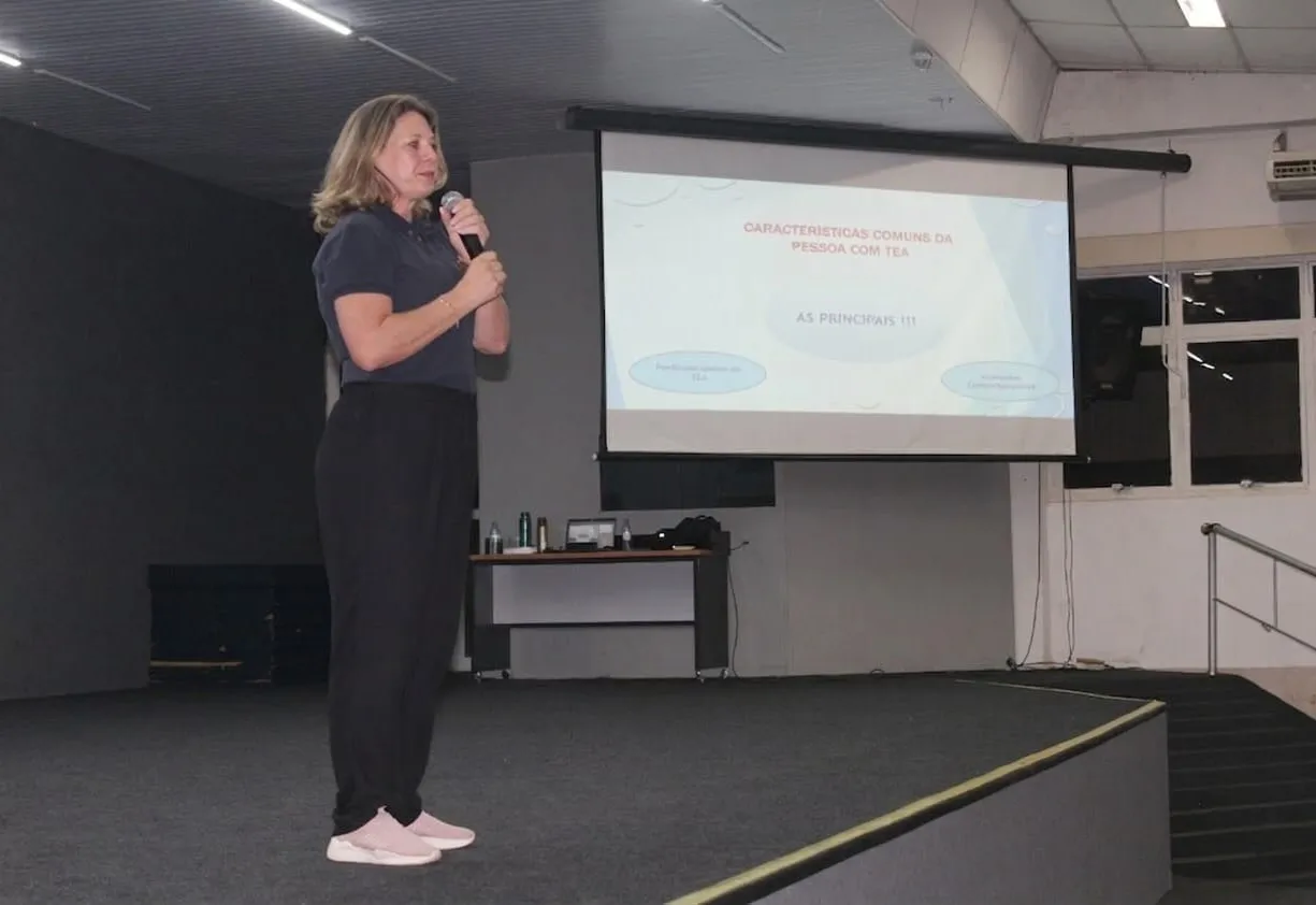 Deisa promove palestra sobre TEA