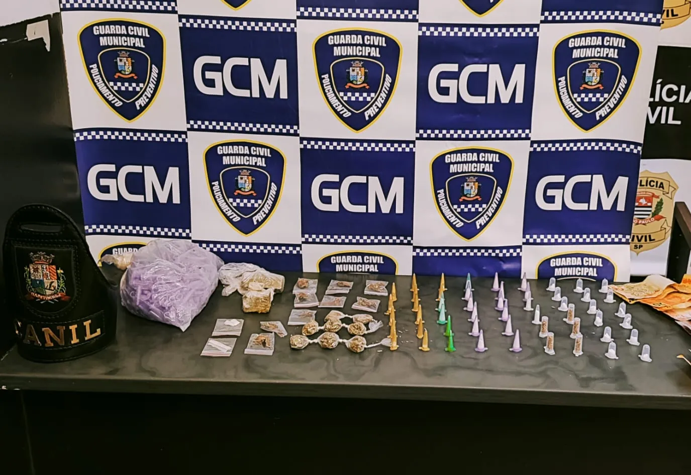 Guarda Civil Municipal prende dois suspeitos e apreende entorpecentes no bairro Taboãozinho