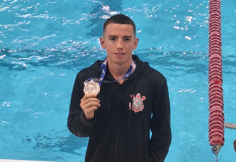 David Perin é vice-campeão nos 50m nado costas no Campeonato Paulista Jr e Sênior de Inverno de Natação em São Paulo