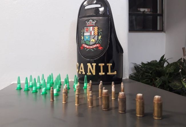 Equipe do Canil da GCM de Itapetininga apreende munições e droga na Vila Palmeira durante patrulhamento