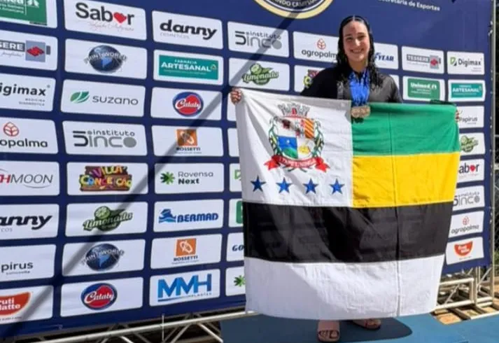 Nadadora Maria Clara Diniz representa Itapetininga em Torneio Regional e conquista 3 medalhas de ouro