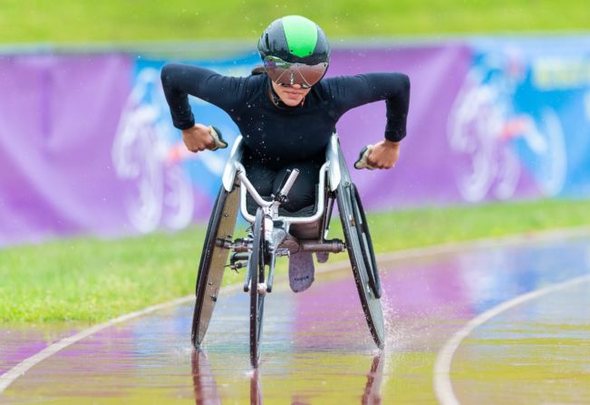 Atleta paralímpica itapetiningana Jéssica Giacomelli segue na busca de índice para Tóquio