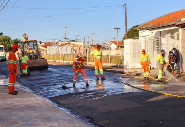 Começaram as obras de preparação para a recuperação da rua Carlos Cardoso no Jardim Mesquita em Itapetininga