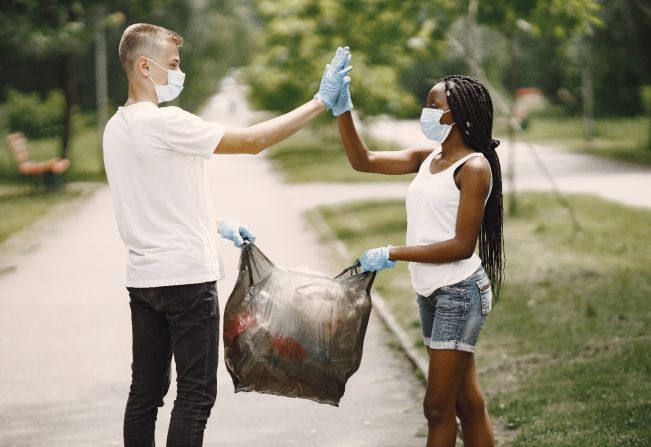 Campanha de conscientização sobre cuidados com o lixo para prevenção da dengue