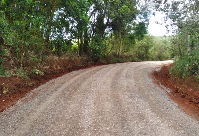 Prefeitura de Itapetininga revitaliza estradas nos bairros dos Claros, Areião, Capivari e Distrito Morro do Alto e do Vale San Fernando